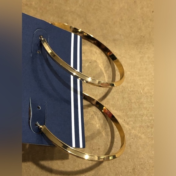 Nautica‎ gold tone circle angular hoop earrings new - Picture 4 of 14